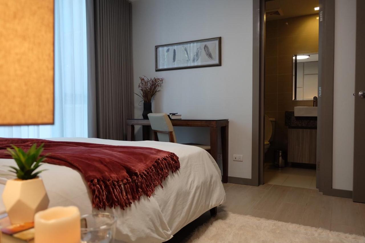 One Uptown Residence Тагиг Экстерьер фото